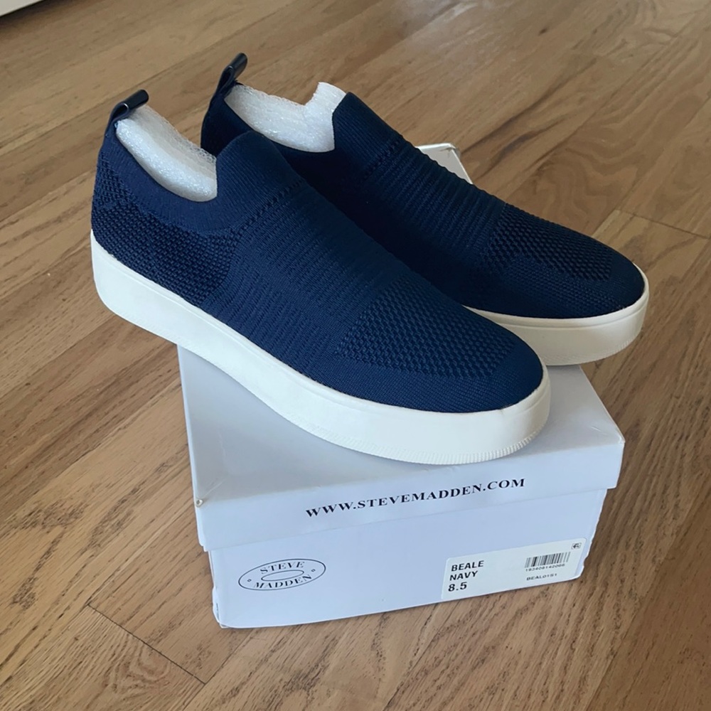 Brand New!!  Women’s Beale Steve Madden Sneaker